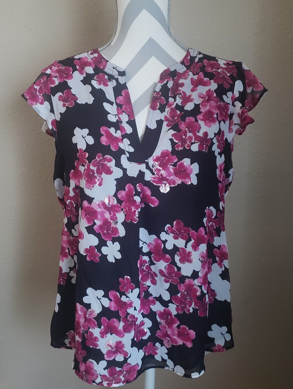 NWOT Calvin Klein Floral Ruffle Sleeve Top